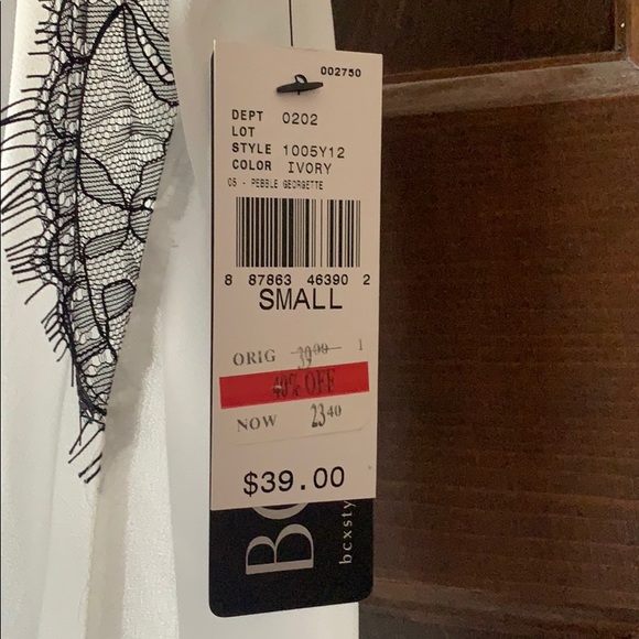 Collared Lace Tank - Picture 3 of 4